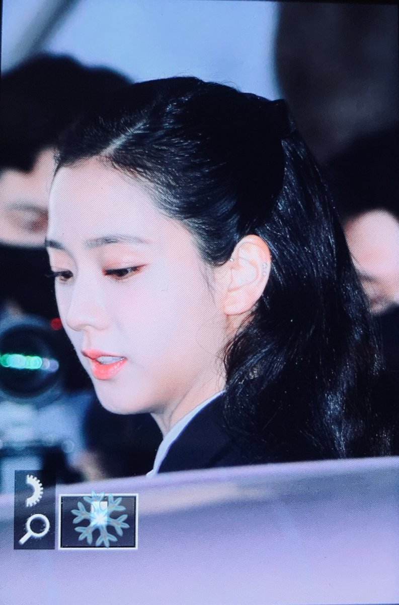 ғιrѕтѕnow❄️ tweet media