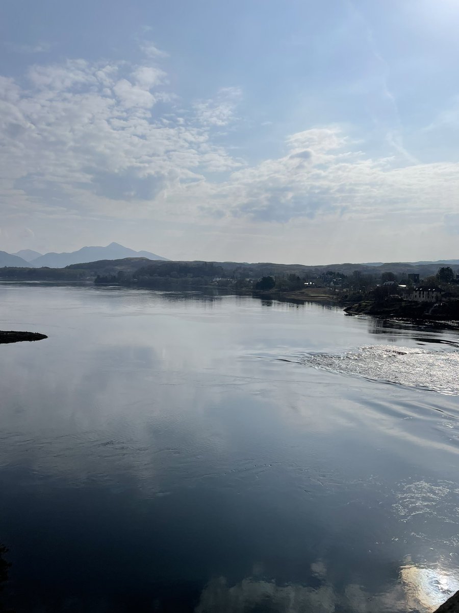 smirkey1872's tweet photo. Job with a view this morning #ConnelBridge Oban π¨βππ§ https://t.co/4b368zluAq