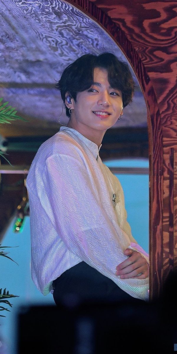 ibarkforjimin's tweet photo. oh jungkook 😖😣 wishing a speedy recovery and to see u at the #GRAMMYs #JungkookGetWellSoon #jungkook #bts https://t.co/YTcoAXcPTZ