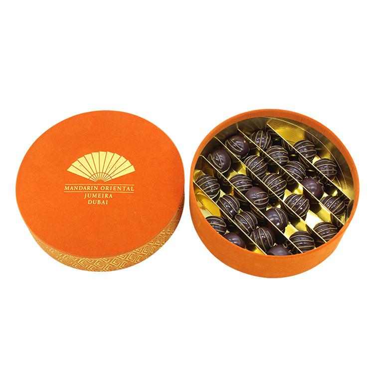 LtdFullsun's tweet photo. Custom design velvet round chocolate box with division board

website: https://t.co/6Gk06sDIcD

#packagingbox
#roundbox
#custombox
#packagingdesign
#chocolatebox
#sweetbox https://t.co/GTxfff2Uyb