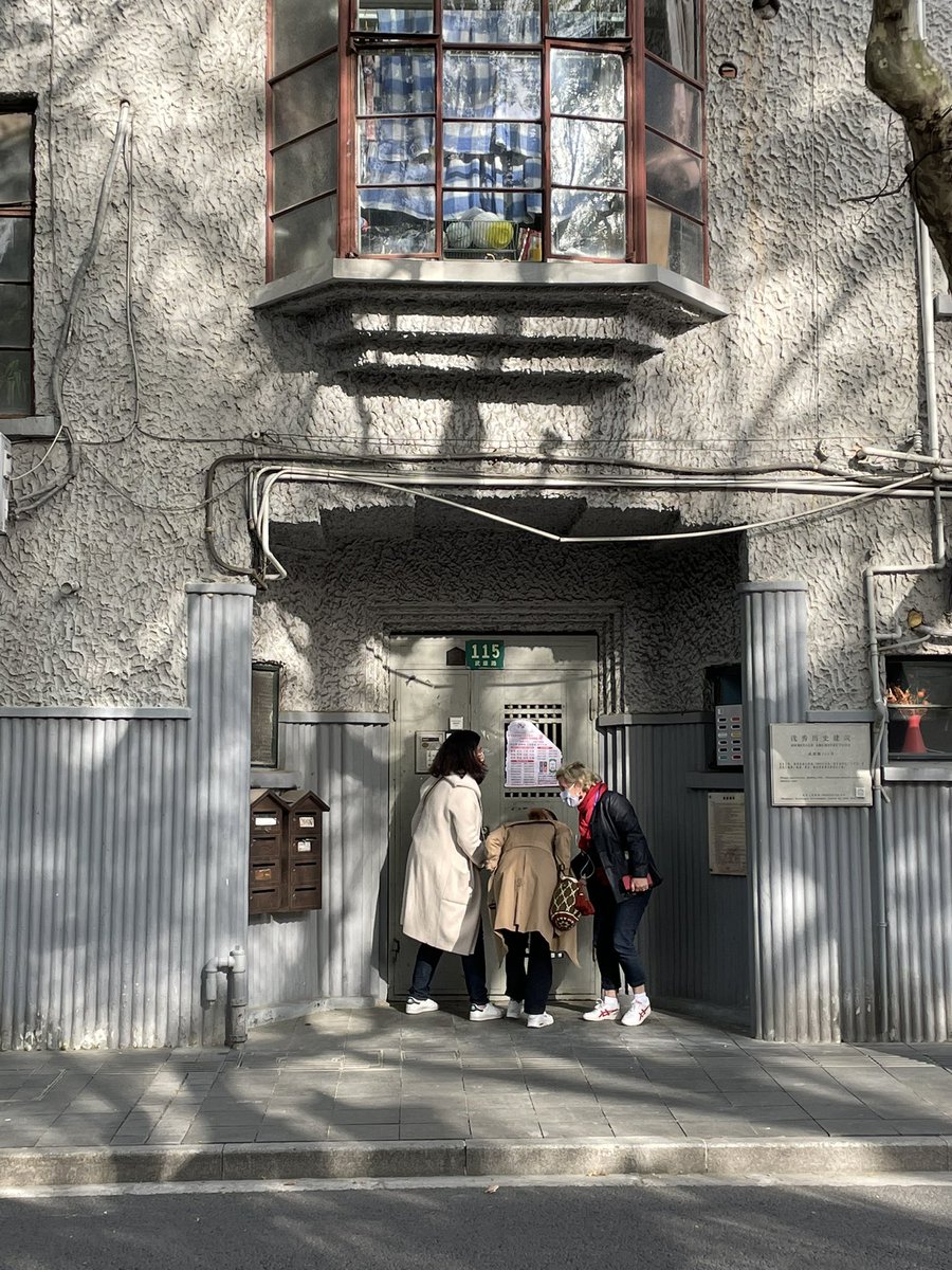 HistoricSH's tweet photo. Took advantage of this picture-perfect day to wander Wukang Lu, #beforethelockdown https://t.co/eRqdLjgnJj