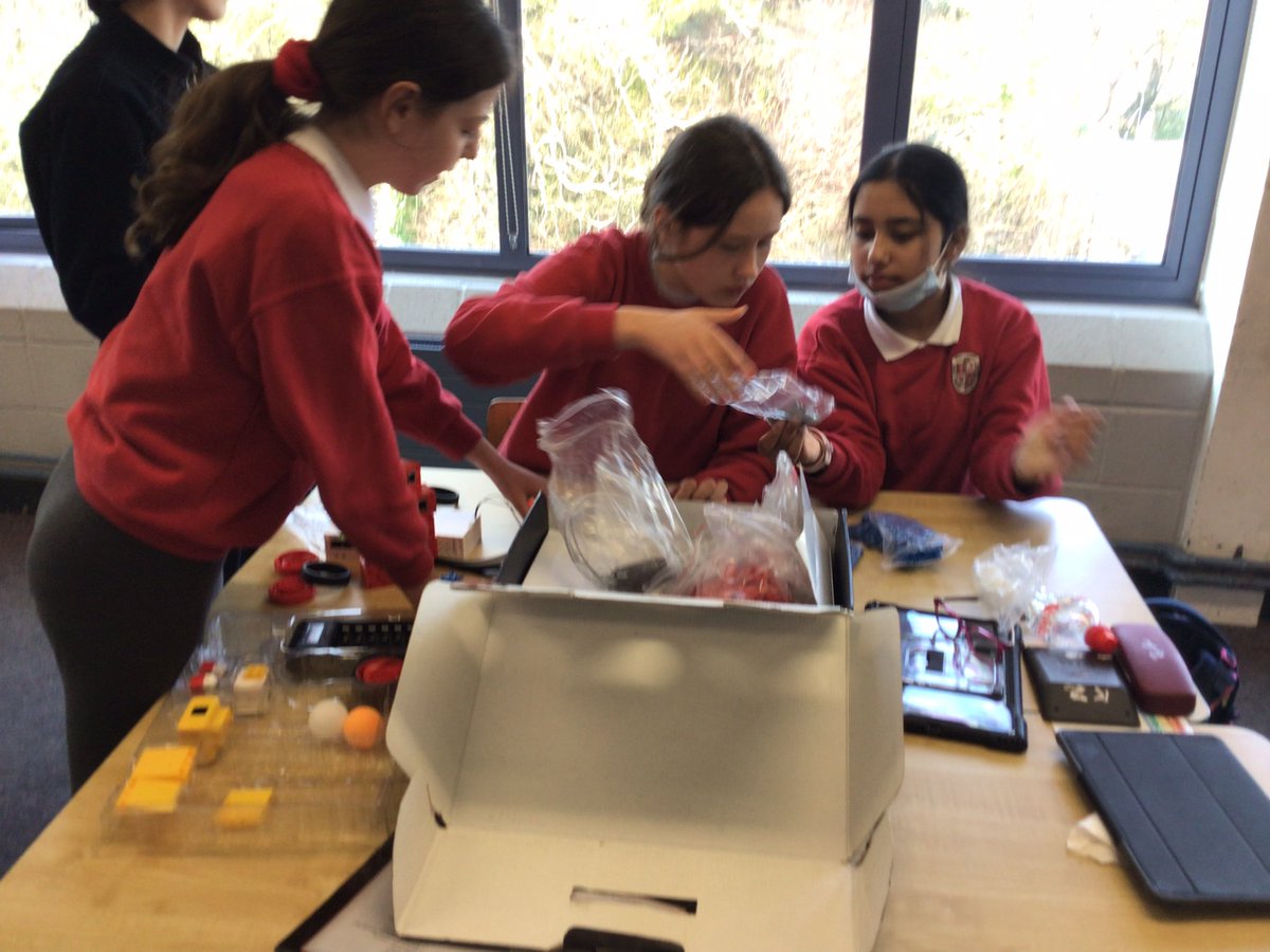Day two with our Revolution Robotics kits in 6th Class today the girls are building a more complex robot called ‘Carby’ 🤖#STEM #robotics 🤖