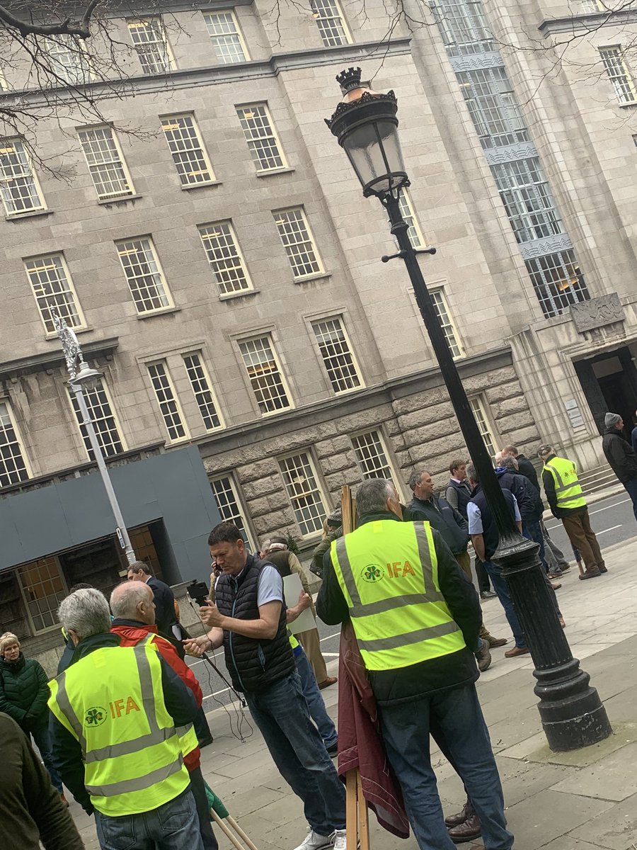 Large crowds gathering today in Dublin to try and save the Irish pig industry. Pig farmers are currently demanding a €100m support package in emergency aid in a bid to maintain production