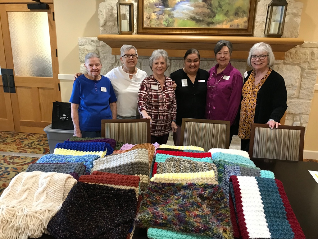 MorningsideM's tweet photo. Resident group, the “Flying Needles” #crocheted over 20 lap robes that they donated to @ALSTexas! 🧶 TY to #ALSFoundation representatives who accepted this generous gift. ❤
#SeniorLiving #RetirementCommunity #SeniorCare #ElderlyCare #OlderAdults #CommunityOutreach #latxstrong https://t.co/QPP9dSJE0K
