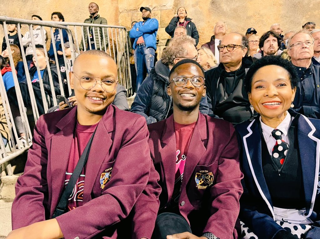 Justice_Seyisi's tweet photo. A convincing win indeed! Proud of both teams.

Thank you @UCT_VC
@FabAcademic and #UCTCommunity for your gracious hosting. Be advised though that such a win only happens once in a decade! #MaroonMachine #Ikeys #RugbyThatRocks https://t.co/QhRmpot5nI