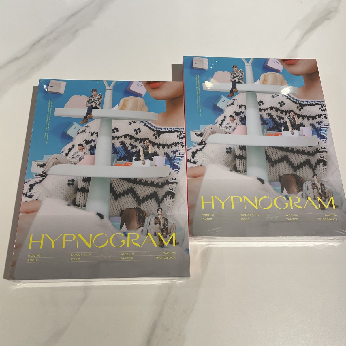 BEATROAD1's tweet photo. [신보입고]

에이비식스 포토북 입고! 

내일(30일)부터 판매합니다!

AB6IX 2022 WINTER PHOTOBOOK HYPNOGRAM 4.2

#비트로드 #AB6IX #에이비식스 #이대휘 #전웅 #박우진 #김동현 #HYPNOGRAM https://t.co/KgrH1TACn7