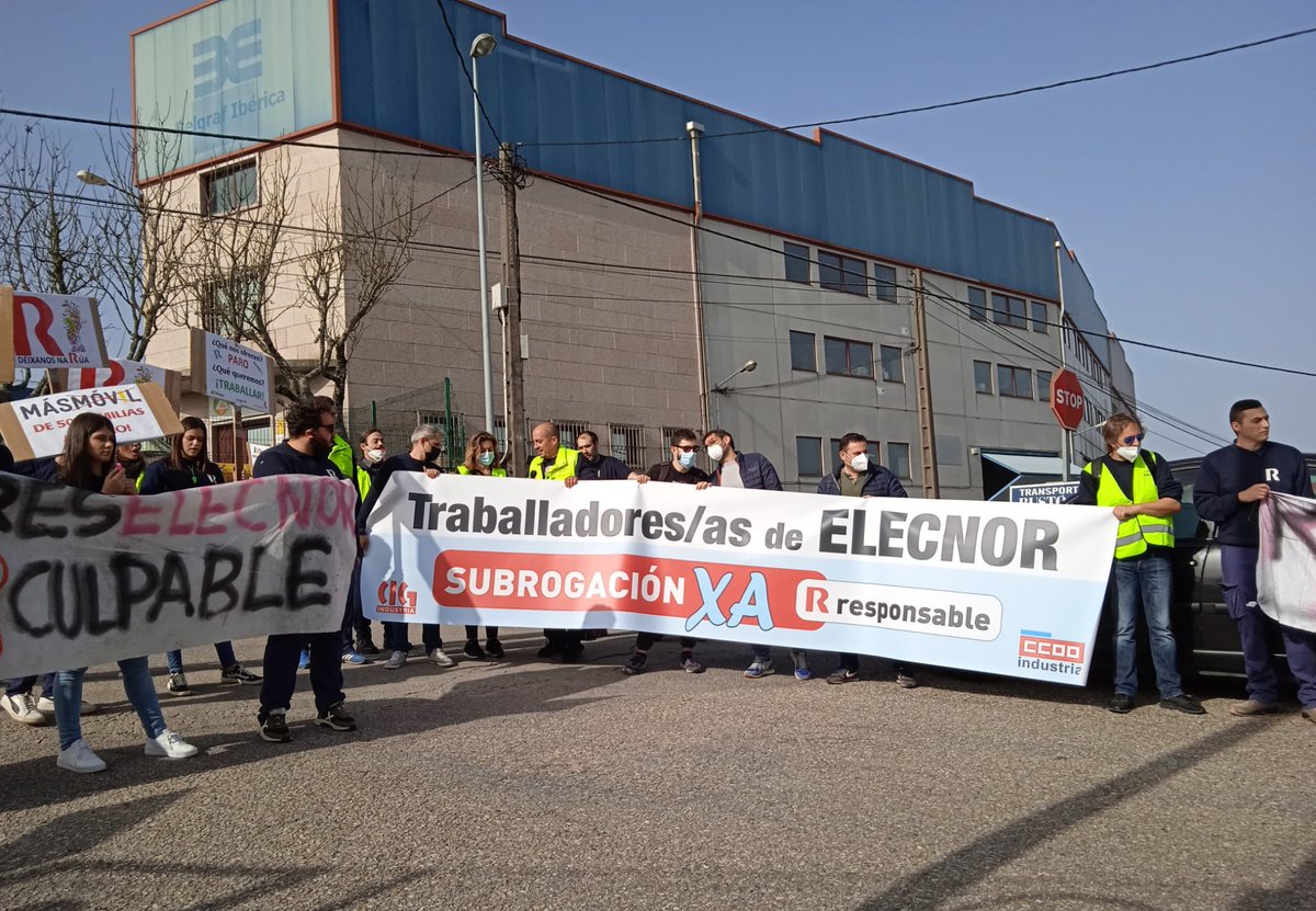 galizaCIG's tweet photo. 💪O 100% do persoal de #Elecnor, subcontrata de instalación de R en Pontevedra, secunda a folga para reclamar a subrogación
🗣️Houbo mobilización diante da empresa en #Mos, cuxas instalacións foron afectadas por un incendio
ℹ️ https://t.co/f7W031pRBd
#RCable #R #Pontevedra https://t.co/F0Obft0O83