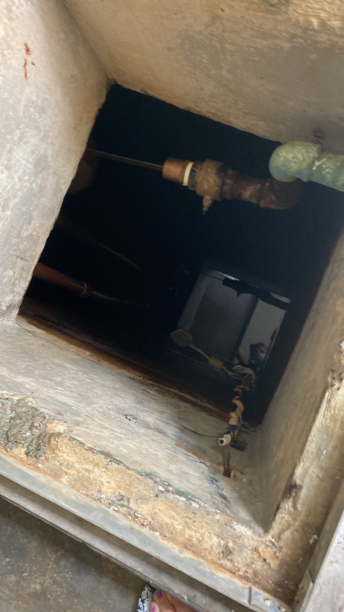 DonCaurimare's tweet photo. Los tanques están vacíos, llevamos 5 días sin suministro de agua en Caurimare @HidroCapital2 @min_aguaofic @ReporteYa @ReporteCafetal @boulevarcafetal @luisaguilarj @AlcaldiaBaruta @darwingonzalezp https://t.co/XeNHmpUlFT