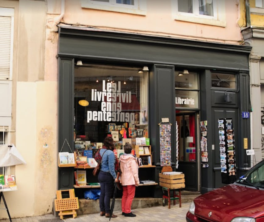 quibelog's tweet photo. Pour les Lyonnais vous pouvez trouver le livre de Carlos Olmo au "Le livre en pente" 18 Rue des Pierres Plantées, 69001 Lyon. Le Livre en Pente #lelivreenpente #lyon #croixrousselyon #bonesareforever #carlosolmo https://t.co/25XVfkeND0