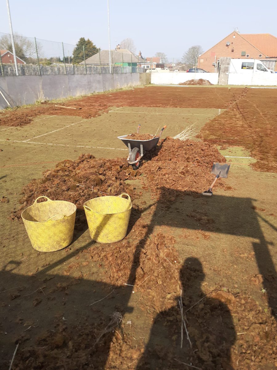 Big clean up now started on the tennis courts at the Hunmanby sports centre after being closed due to Covid. What a difference the unpaid work team have made in just one day. #CommunityPayback #makingadifference
