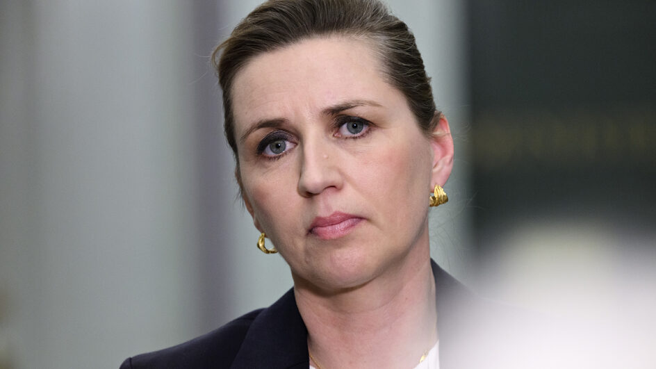 Klokken 18.15 tirsdag aften stiller statsminister Mette Frederiksen op til stort interview om situationen i Ukraine. Følg med på TV 2, TV 2 NEWS eller TV 2 PLAY. 
nyheder.tv2.dk/2022-03-29-sto…