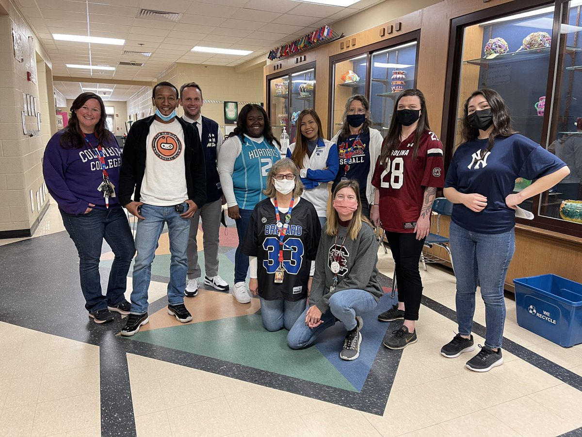 SeeTheAble1's tweet photo. More #Games and #Gamers day to celebrate Amair!!! 8th grade is l๐king ๐ฅ!!Check out @Sky_Hook_15!!! #Mamba ๐ ๐ @MrDanielStetson @CraytonMiddle #ChooseToInclude #SCUnified #R1Unified #BestOfCMS https://t.co/yjVHuTMVbC