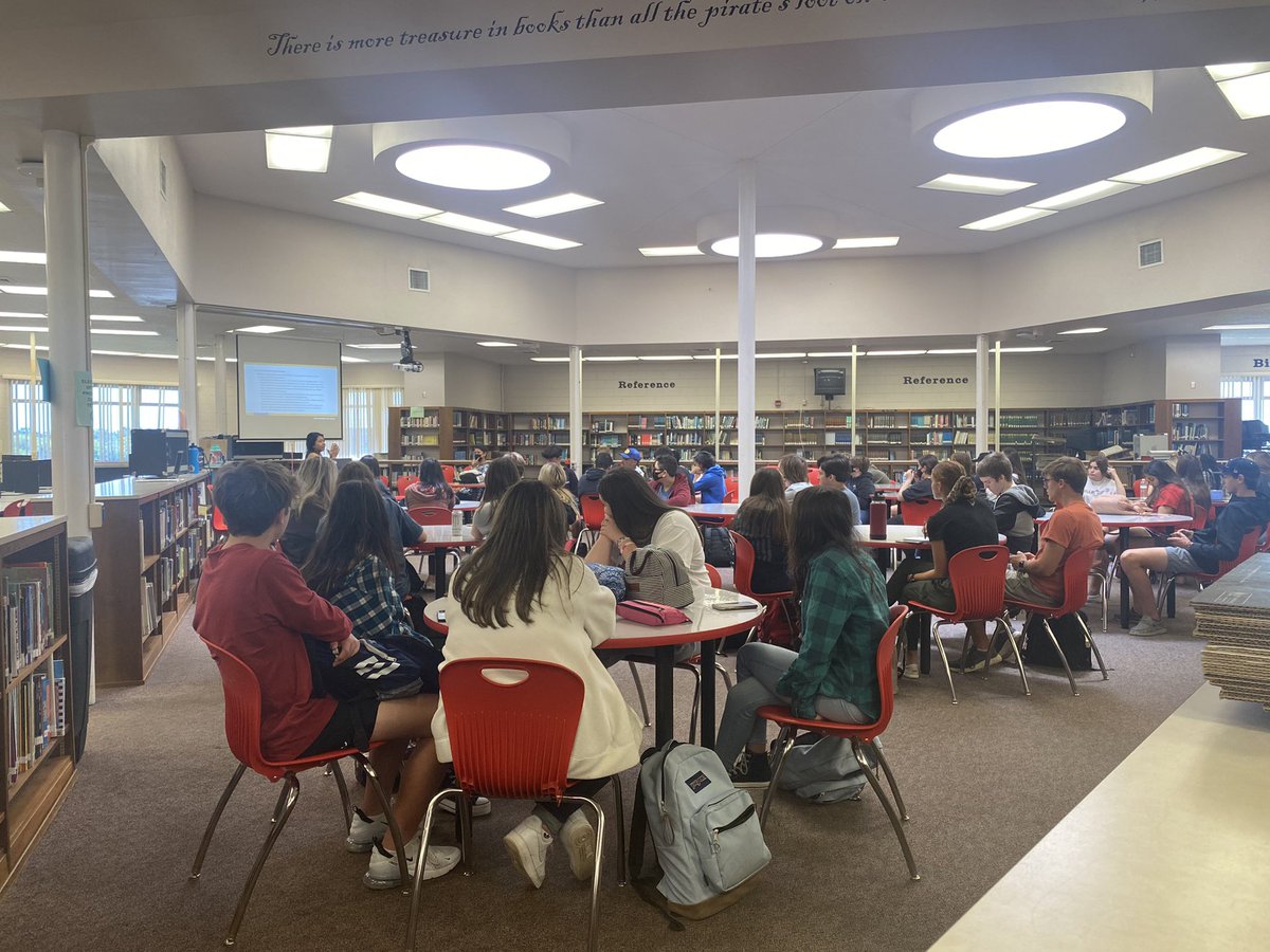 We have had a great turnout for our DE orientation meetings today. If you are interested in joining the Zoom tonight @ 6 pm, please sign up for our email list by 2 pm today (screenshot included).