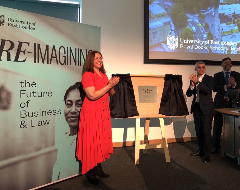 SBL_UEL's tweet photo. Vice-Chancellor & President, @ProfBroderick, is joined by the @MayorofLondon, @SadiqKhan, and our Dean Prof Mohammed Ali, to unveil the plaque for our mock courtroom!
#USSLaunch #Law #Courtroom @UEL_News @UELAdviceCentre https://t.co/CTQo5wCVEv