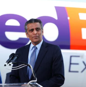 proficiencypost's tweet image. #AskHalfTime @HalftimeReport @ScottWapnerCNBC 

Meet the new boss, same as old boss?
Will @FedEx investors &apos;get fooled again&apos; by lost leaders

Activists circle whilst market cap gap w same-size rival @UPS has widened to $130Bn

Analysis @proficiencypost