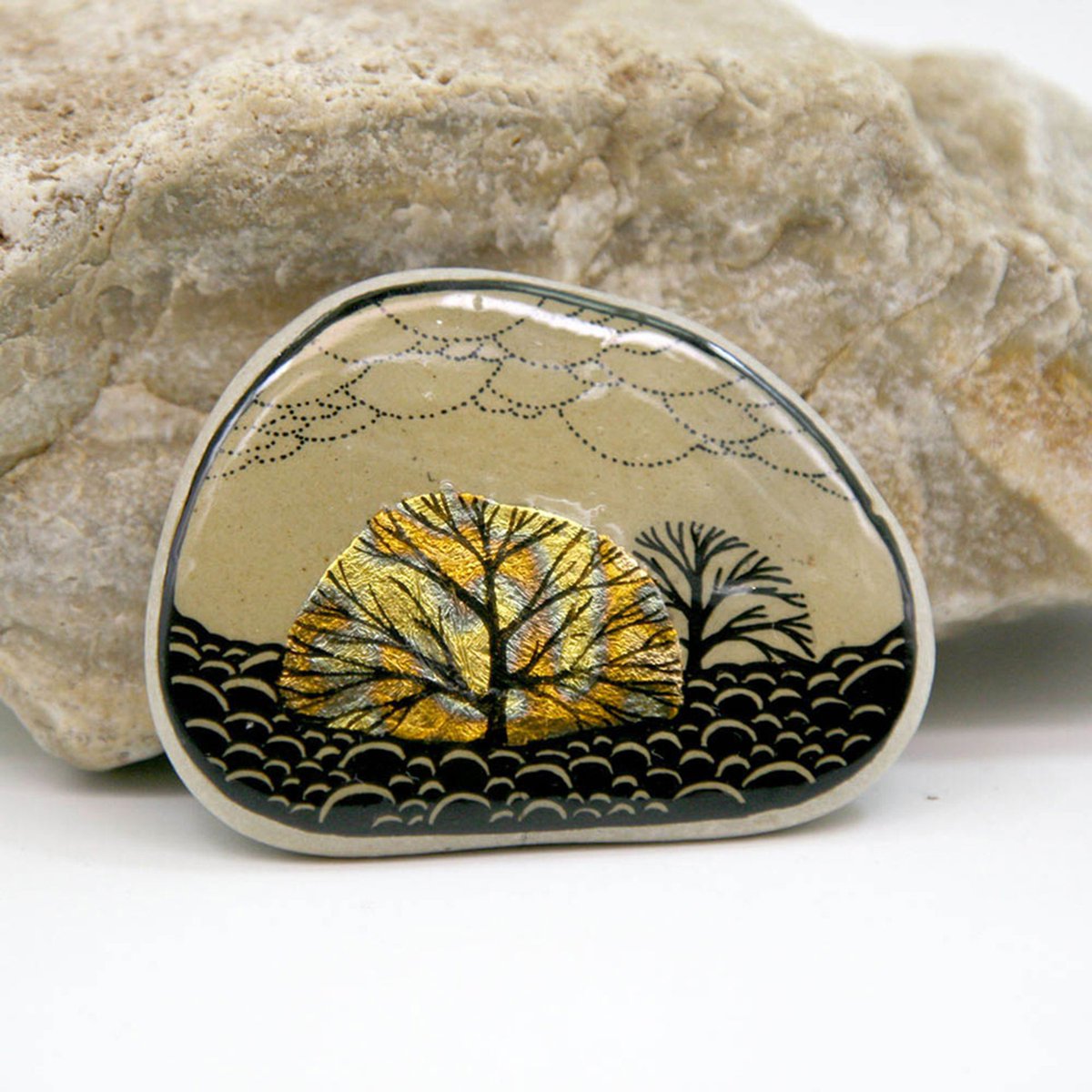 rainbowmarleo's tweet photo. Love you. Understand the pain.
#paintedrock #paintedstone #paintedpebble #natureart #modernism #laurelin #silmarillion #twotrees#artistfromrussia #serenity https://t.co/tmQqzyV9Mg