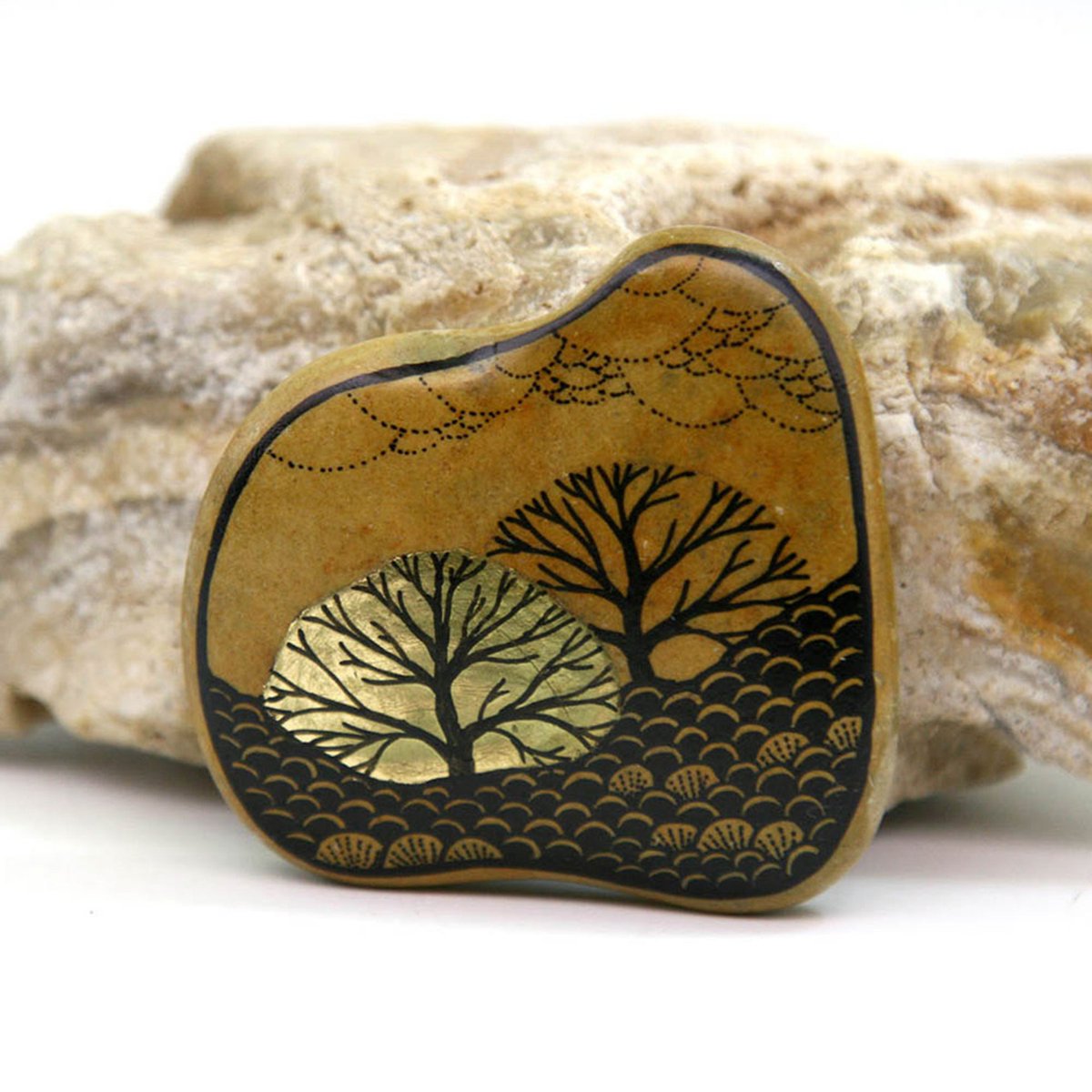 rainbowmarleo's tweet photo. Love you. Understand the pain.
#paintedrock #paintedstone #paintedpebble #natureart #modernism #laurelin #silmarillion #twotrees#artistfromrussia #serenity https://t.co/tmQqzyV9Mg