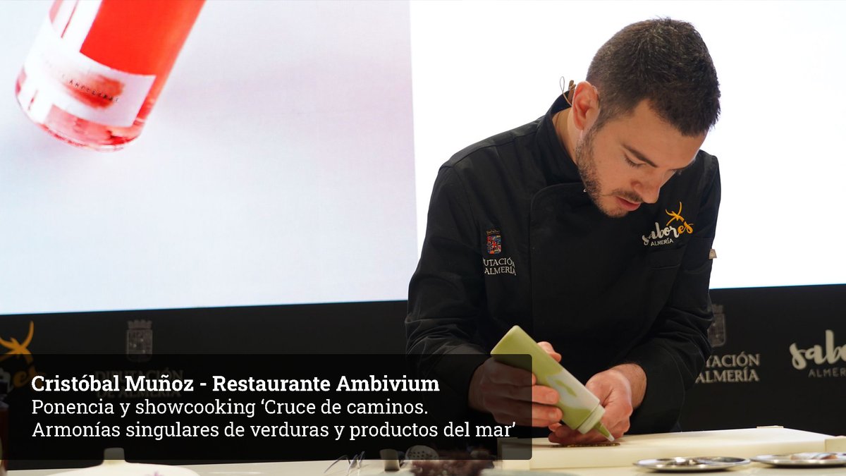 saboresalmeria's tweet photo. 🔝 Segunda jornada en #MadridFusión2022 mostrando al mundo la versatilidad del campo almeriense en la cocina 😋

Gracias a los 3 👨🏻‍🍳 chef del día: Pablo Fuentes de BACUSº, Cristóbal Muñoz de Restaurante Ambivium y al madrileño Sergio Pérez. https://t.co/vxPXKgTgYm