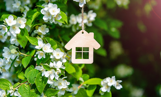 BrownBrosRoof's tweet photo. It is time to spring forward with Brown Bros. Roofing! Call now for any spring projects from roofing, siding, gutters, masonry, or windows at 781-329-2895 or visit our website.

https://t.co/1CdLk1UvBr https://t.co/Yak8yEKuCb
