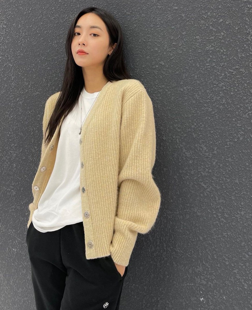 [𝑻𝑯𝑹𝑬𝑬 𝑳𝑰𝑻𝑻𝑳𝑬 𝑾𝑶𝑹𝑫𝑺]

𝐼 𝑙𝑜𝑣𝑒 𝑦𝑜𝑢; 𝑇ℎ𝑒 𝑡ℎ𝑟𝑒𝑒 𝑙𝑖𝑡𝑡𝑙𝑒 𝑤𝑜𝑟𝑑𝑠 𝑡ℎ𝑎𝑡 𝑐𝑜𝑚𝑒 𝑓𝑟𝑜𝑚 𝑡ℎ𝑒 𝑑𝑒𝑒𝑝𝑒𝑠𝑡 𝑜𝑓 𝑚𝑦 ℎ𝑒𝑎𝑟𝑡.

Park Jimin x OC local AU
©bangtanspity