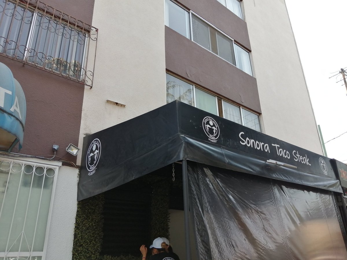 Ideagmx's tweet photo. Rotulación de toldo con vinil.
Diseño, recorte e instalación para que su local luzca su mejor imagen.
.
.
#ideag #vinilrules #vinil #vinilos #rotulacion #decoracion https://t.co/0d0MEhwEKn