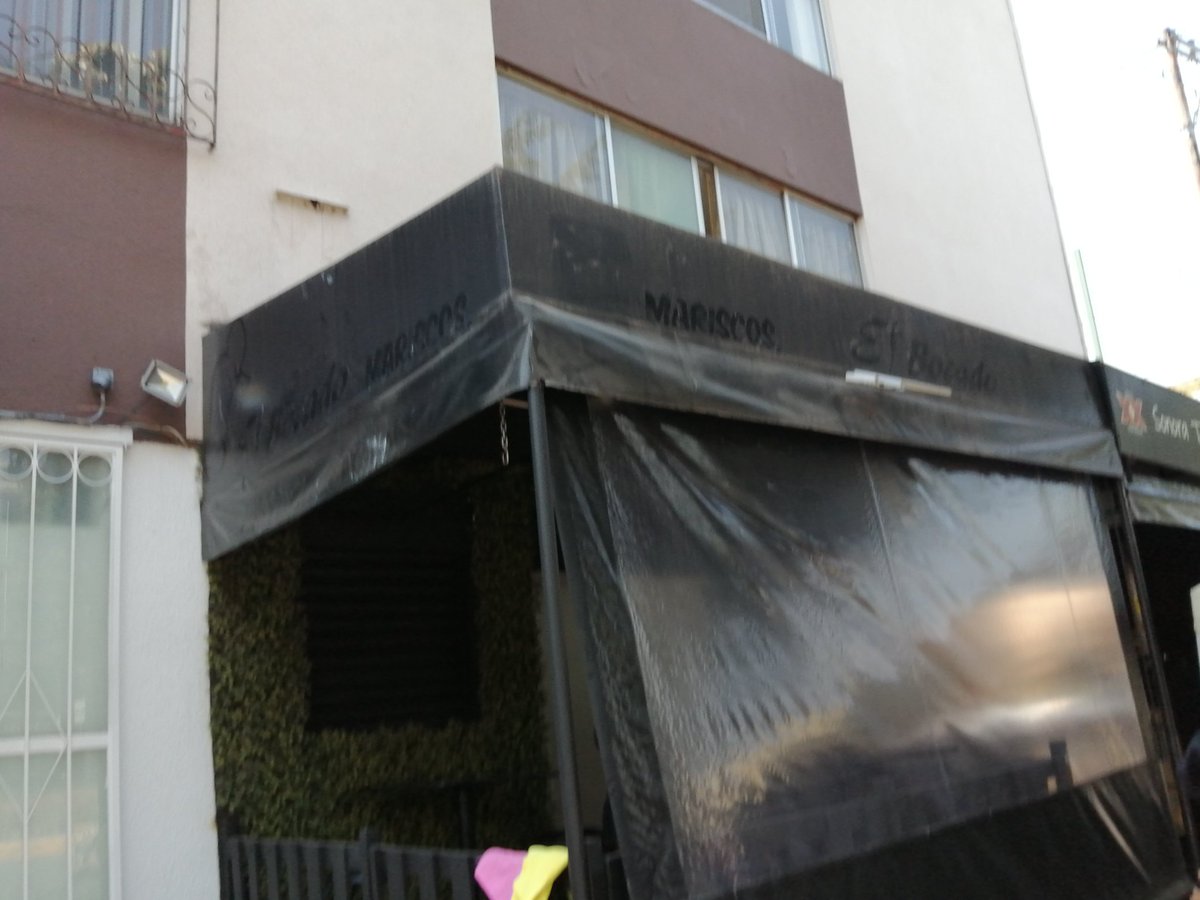 Ideagmx's tweet photo. Rotulación de toldo con vinil.
Diseño, recorte e instalación para que su local luzca su mejor imagen.
.
.
#ideag #vinilrules #vinil #vinilos #rotulacion #decoracion https://t.co/0d0MEhwEKn