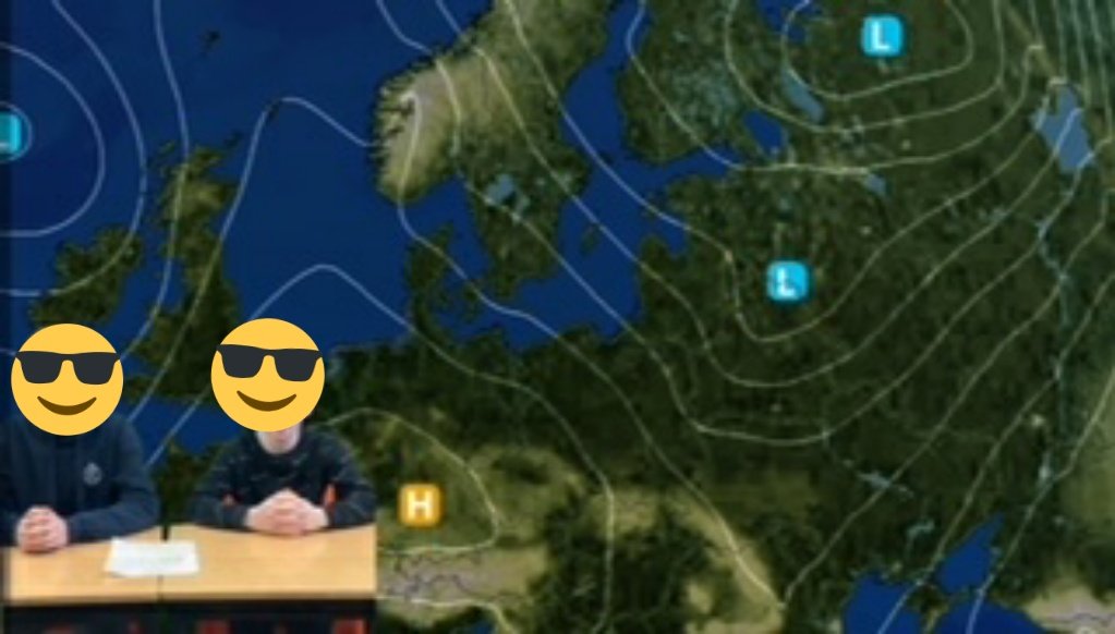 odowd_bryan's tweet photo. @StDavidsSS 1st year Gaeilge students presenting the weather using green screen technology. Réamhaisnéis na haimsire 🌞☔🌩🌨 https://t.co/ApvgptJmVf