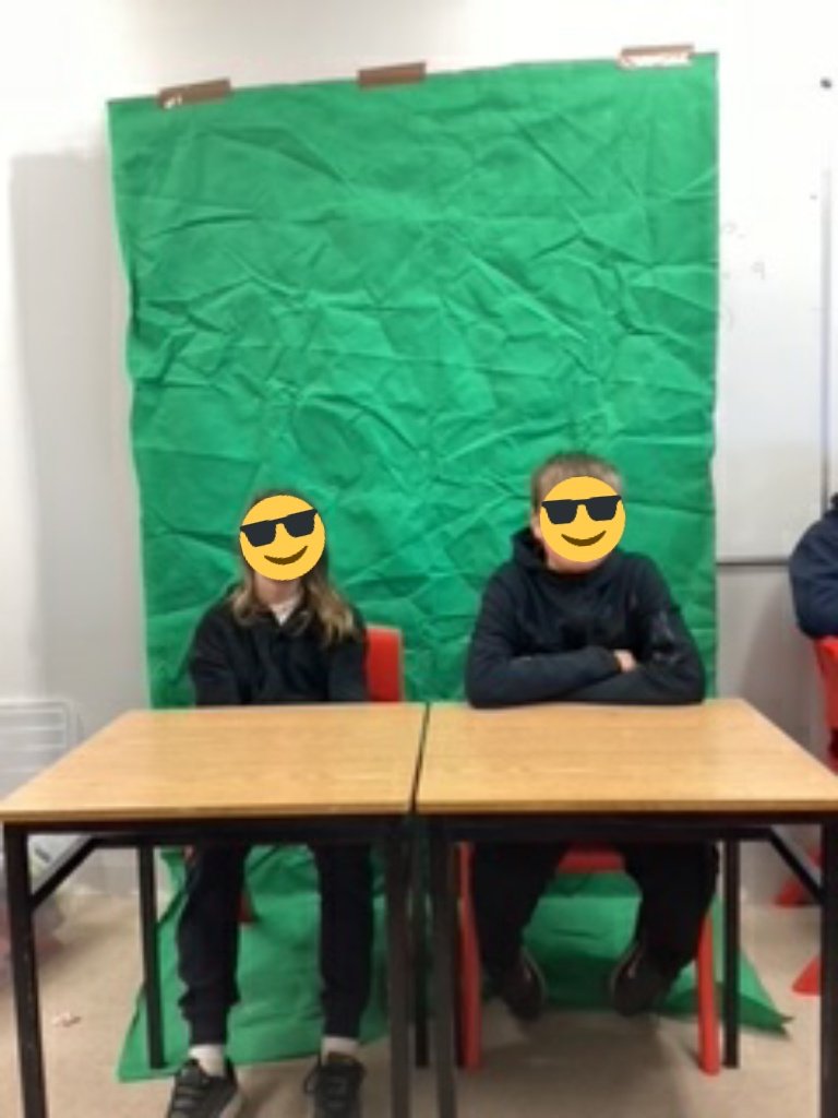 odowd_bryan's tweet photo. @StDavidsSS 1st year Gaeilge students presenting the weather using green screen technology. Réamhaisnéis na haimsire 🌞☔🌩🌨 https://t.co/ApvgptJmVf