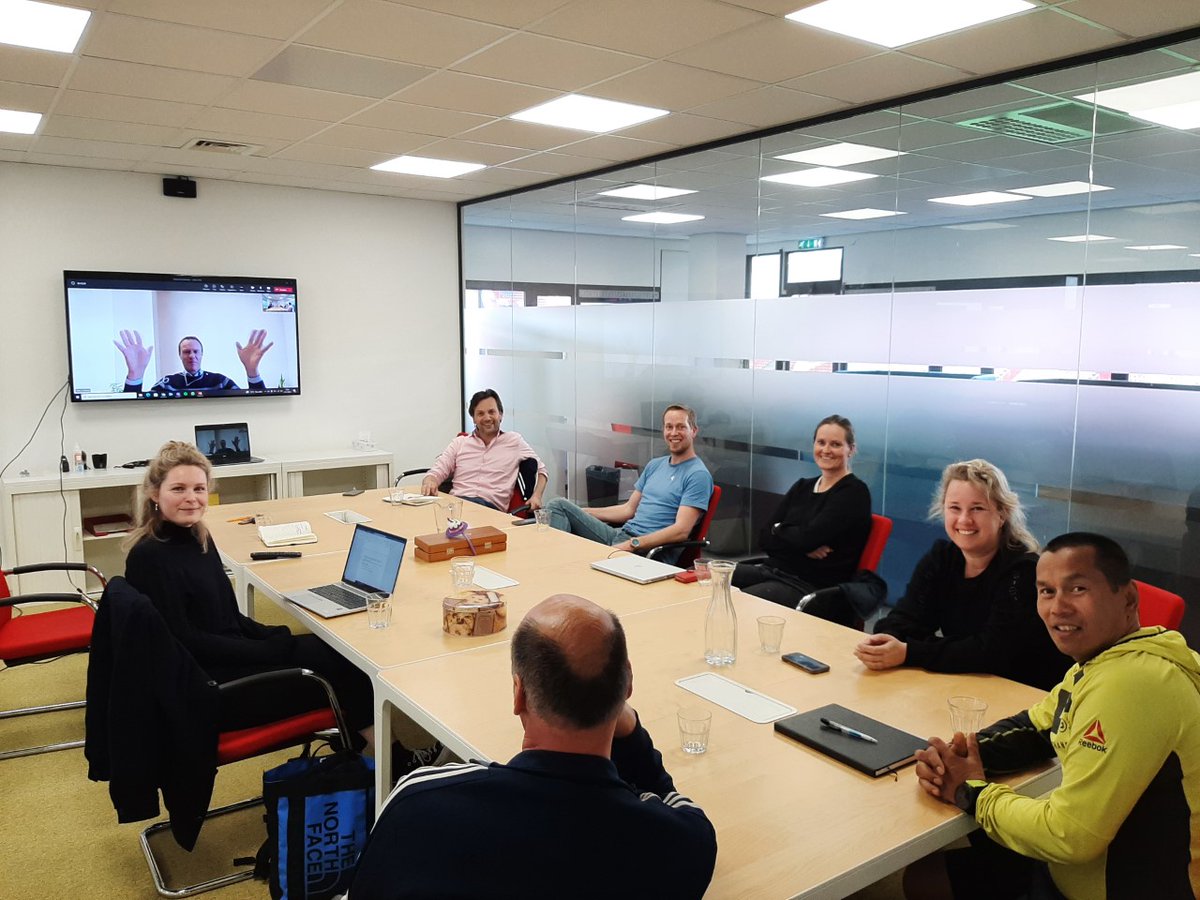 De hele onderwijskolom vanaf voortgezet onderwijs uit regio Utrecht samen om de topsportende student nog beter te ondersteunen! Dank aan alle topsportcoördinatoren en - begeleiders van <a href="/UniUtrecht/">Utrecht University</a> <a href="/HU_Utrecht/">Hogeschool Utrecht (inactief)</a> <a href="/MBOUtrecht/">MBO Utrecht</a> <a href="/ROC_MN/">ROC Midden Nederland</a> <a href="/ACADEMIE_TIEN/">ACADEMIE TIEN</a> <a href="/CVOtGooi/">CVO 't Gooi</a> <a href="/OosterlichtC/">Oosterlicht College</a> <a href="/lrc_tweet/">LeidscheRijnCollege</a>📚