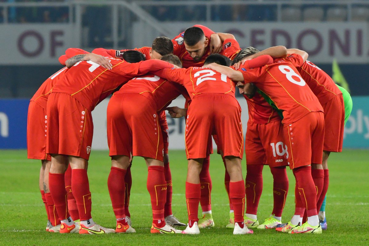 EmilDimitriev's tweet image. Каков и да е резултатот вечерва, вие сте нашите херои. Докажавте дека квалитетот е најважен, а не етничката припадност. Покажавте дека може заеднички да се бори, тагува и слави за Македонија…