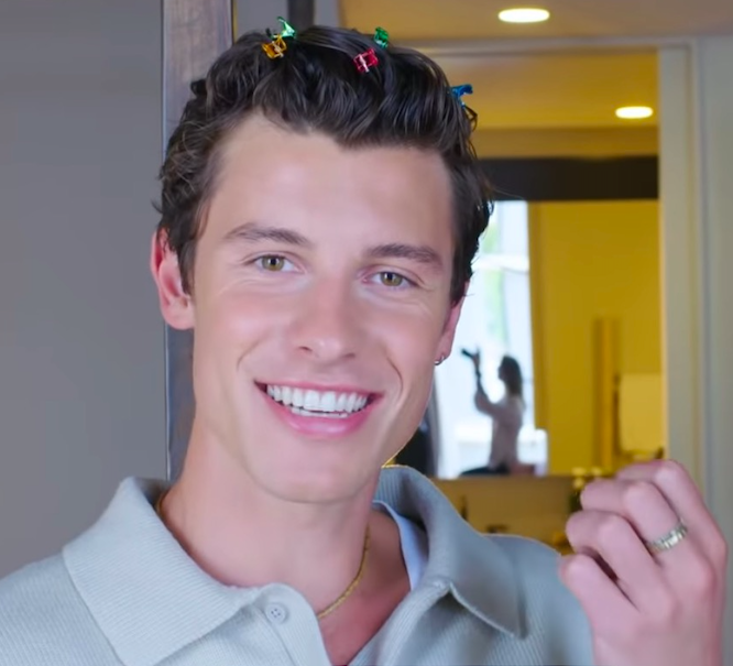 GradwithNaomi's tweet photo. Our boy @ShawnMendes living his best life. #gratitute #oscars #vanityfair #whenyourgone https://t.co/FqhpfxODLV