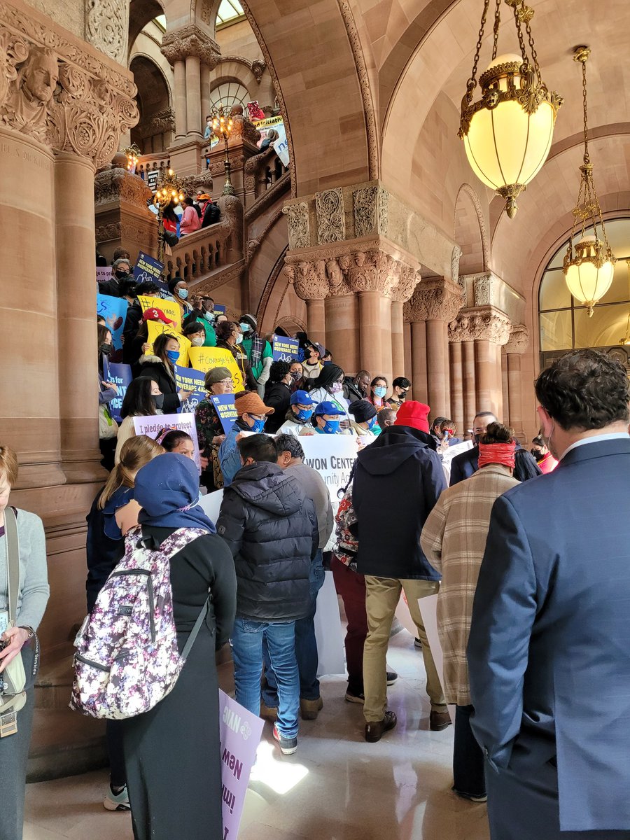 Today, 100+ community leaders and allies have gathered in Albany to demand 🩺#Coverage4All, ⚖️#LegalServicesFunding, &👷🏾‍♀️#ExcludedWorkerFund in the *FINAL* State Budget.

@GovKathyHochul, deliver JUSTICE for immigrant NYers, who keep our stay afloat!