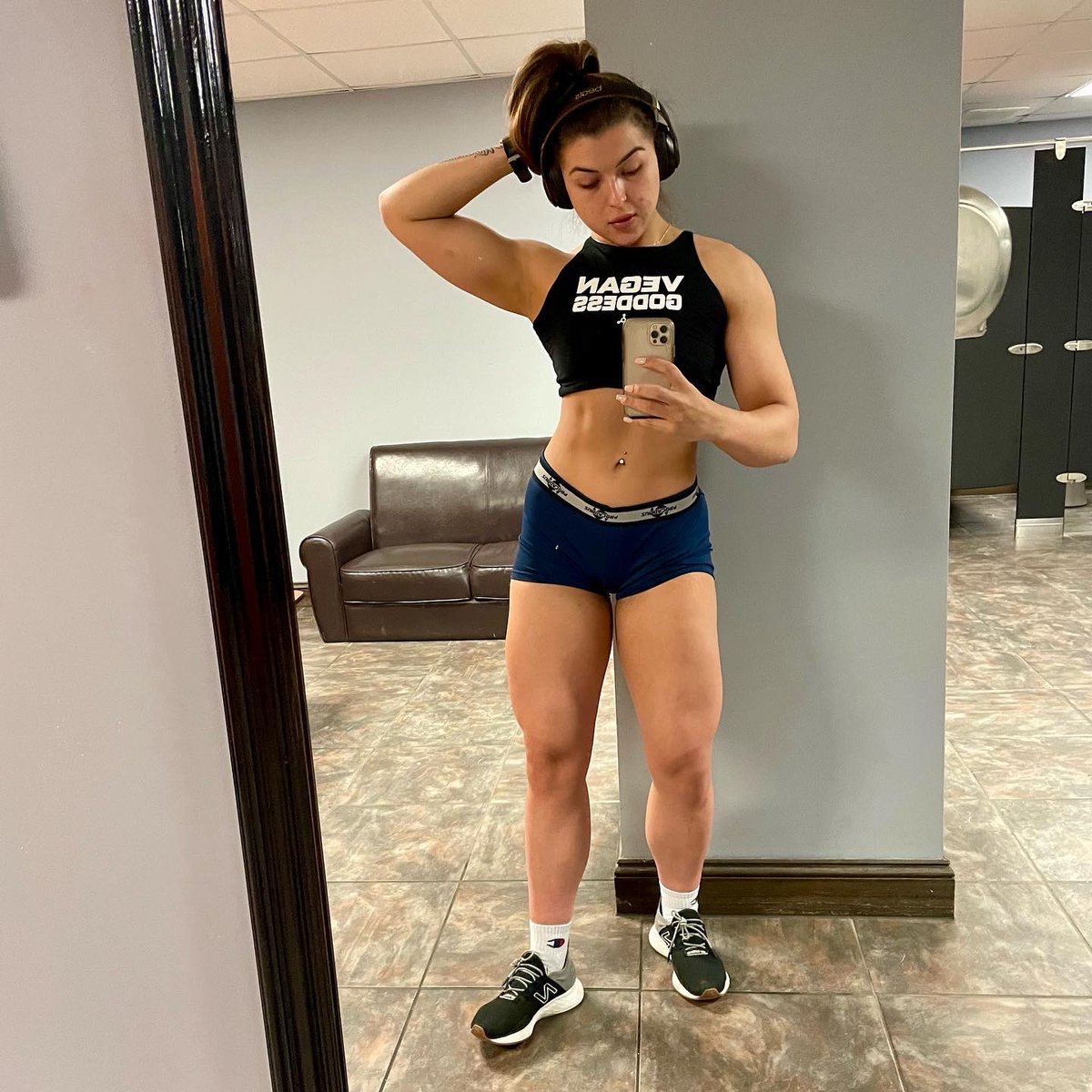 MeatlessMuscle's tweet photo. They said “that’s vegan??”🤣 #veganmuscle #veganathlete #10weeksout https://t.co/nqVLdXjZ9f