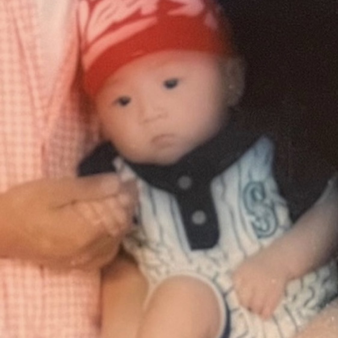 0420MEDIA's tweet photo. guys baby jay ohmygod 😭?! https://t.co/YlBxqy2gy5
