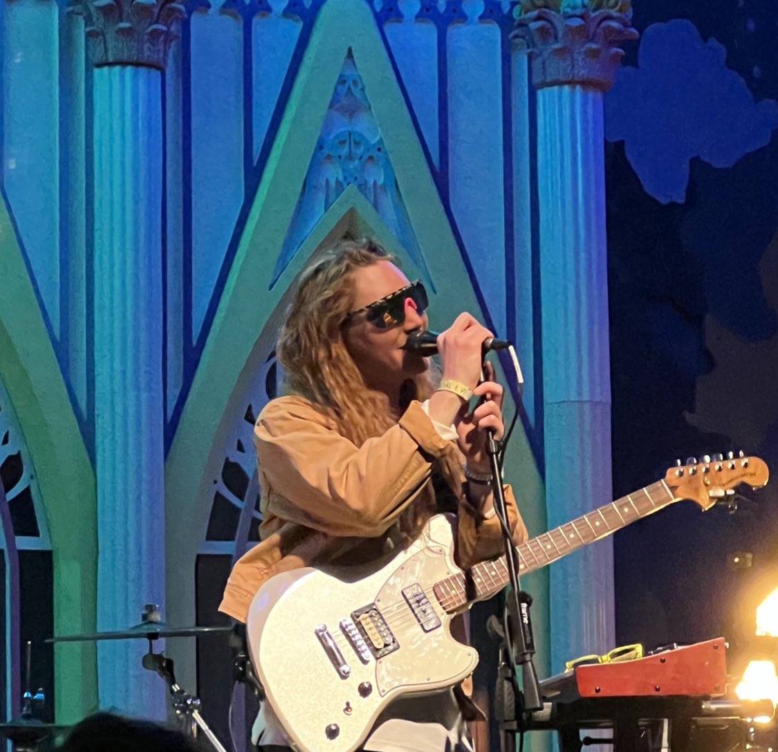 when <a href="/zachwgrace/">zach grace</a> <a href="/flor/">f l o r</a> asks for sunnies, you bring the damn shades 🌿😎