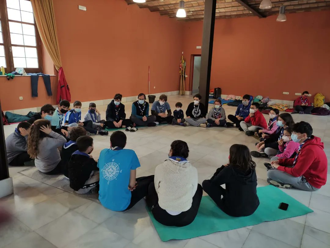 ¡Campamento de Primavera 2022!
Este fin de semana hemos estado en Adra, en la Azucarera. 
Queremos agradecer a <a href="/Moipalaran/">Moi Palmero</a> de la Asociación Promar todo lo que nos enseñó sobre el Mar Alborán. ¡Fin de semana de 10!⚜