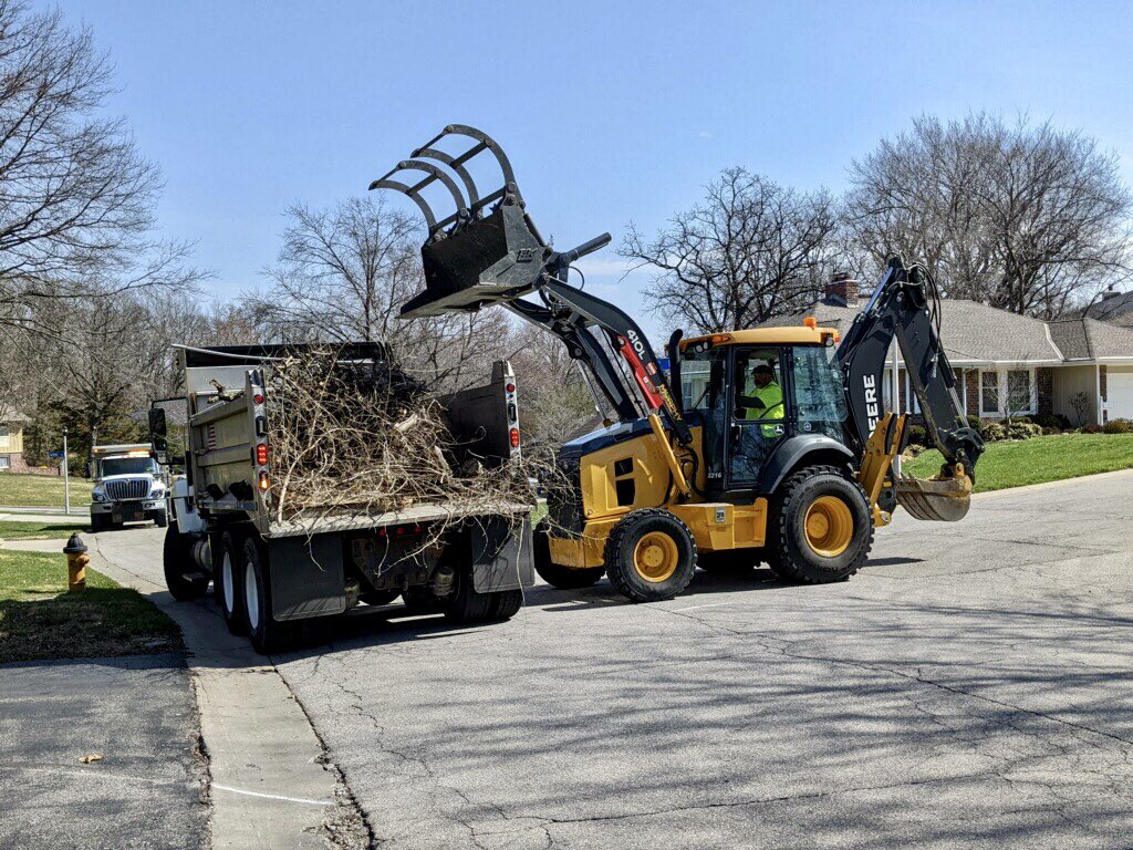 MerriamKS's tweet photo. #TeamMerriam crews are working hard for our residents! 

The annual spring tree limb pickup continues throughout this week. https://t.co/AznO2FkOq3