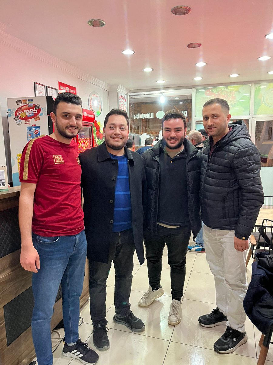 akpartifsm's tweet photo. Fsm mahallesi gençlik kolları teşkilatımız Furkan Boztepe kardeşimize yeni açmış olduğu işyerine Sarıyer gençlik kolları başkanımız Tolga Zorlu @tolgazorlu09  ve fsm gençlik kolları başkanı Murat DURAN hayırlı olsun ziyaretinde bulunduk Allah bol kazançlar nasip etsin🙏 https://t.co/0eHFCtlKmq