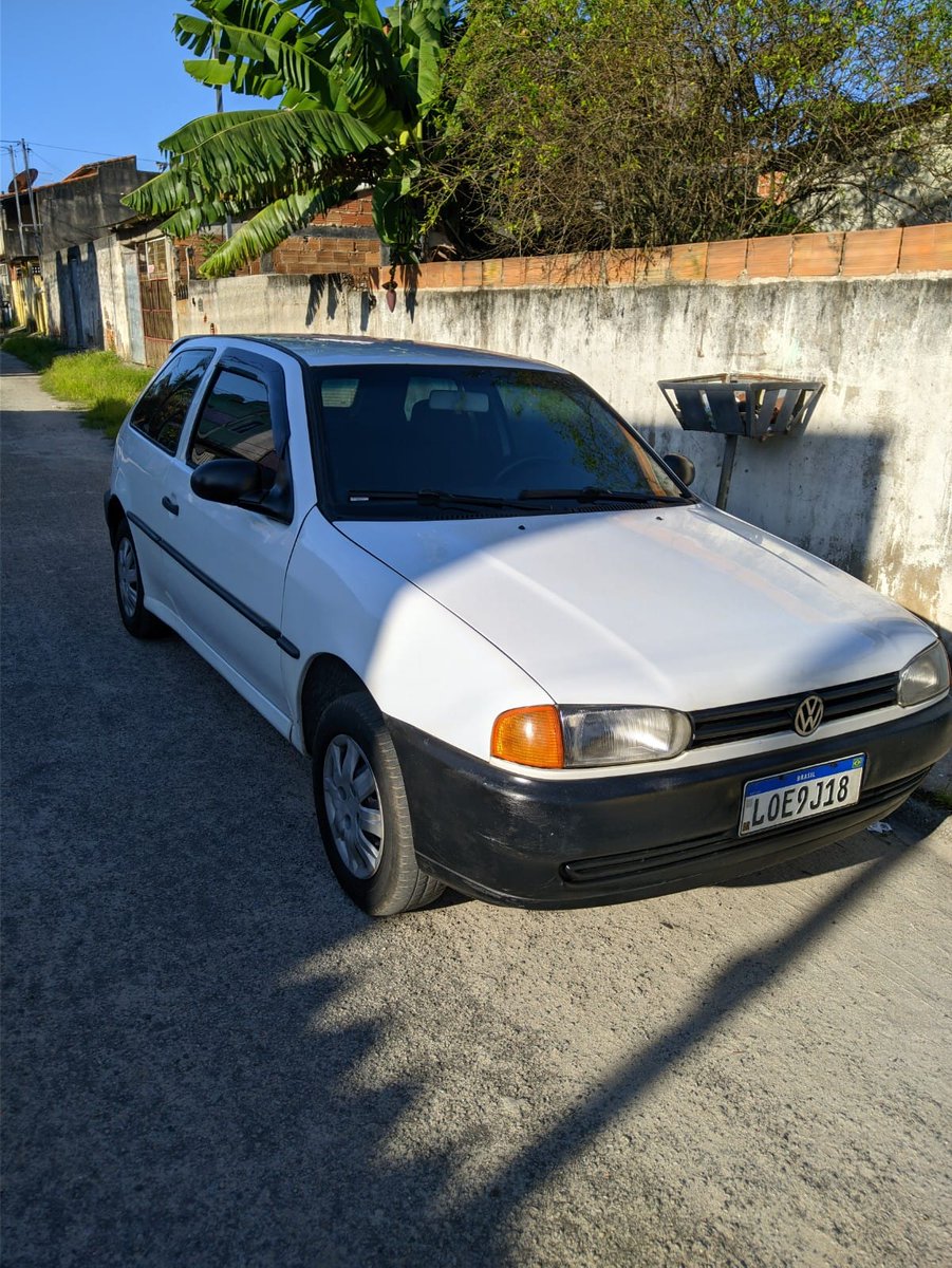 Acabaram de roubar o carro do amigo Matheus Menezes aqui no centro de Araruama. Larga o dedo no RT para ajudar o amigo