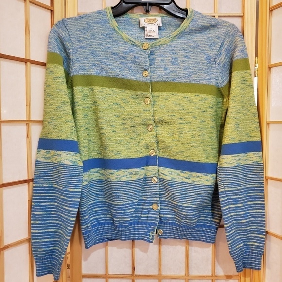 JanetMerryman's tweet photo. So good I had to share! Check out all the items I'm loving on @Poshmarkapp #poshmark #fashion #style #shopmycloset #cabi #wildthreads #talbots: https://t.co/VKn0f3uRda https://t.co/CKadPgGR4Z