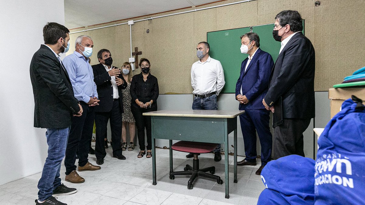 CascallaresPJ's tweet photo. 🇦🇷🏫🇦🇷 En nuestro querido distrito junto a todo el equipo de @MunicipioBrown seguimos trabajando junto a la Nación y a la Provincia por una Educación Pública inclusiva y de calidad. #SomosBrown https://t.co/RpoBGLcw03