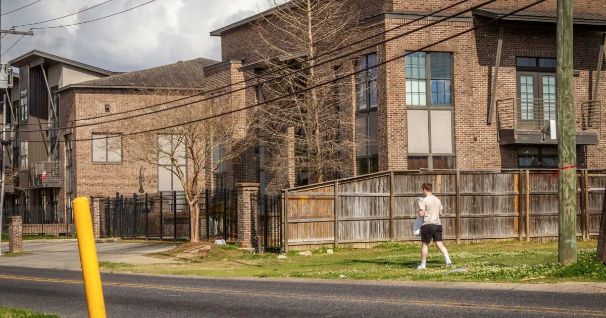 BikeBatonRouge's tweet image. From LSU to Southern, students are increasingly carless. How are they finding navigating their campuses and the surrounding area? Difficult to say the least. Learn how students wish BR was more of a #yeahbike kind of place to live. buff.ly/3Dkxy45

#bikeinfrastructure