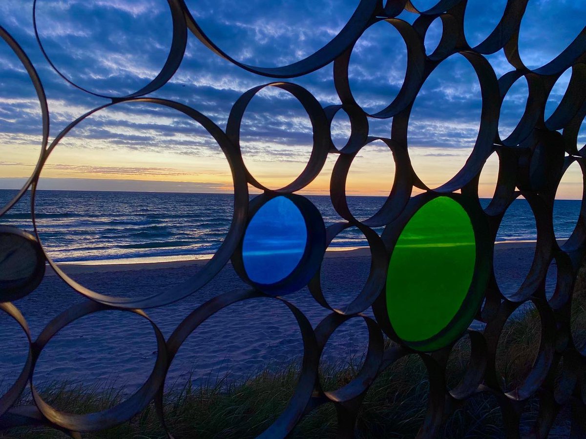 DrewBrendan's tweet photo. A beautiful sunset along Henley Beach in spectacular South Australia! https://t.co/itPNFOUmcK