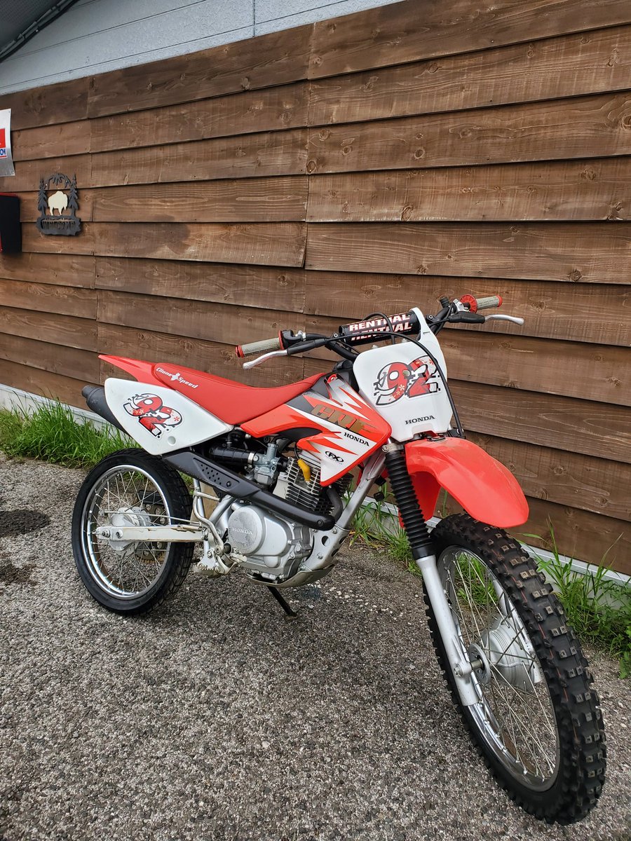 kunikawa_hiro's tweet photo. クリオネスピードさんでCRF100のシートを作成して頂きました。
カッコ良くてホールド性も良さそうです。
でも乗るのはまだちょっと後かな😭
#cllonespeed
#crf100f
#flatdirt https://t.co/LDuDqu0QOk