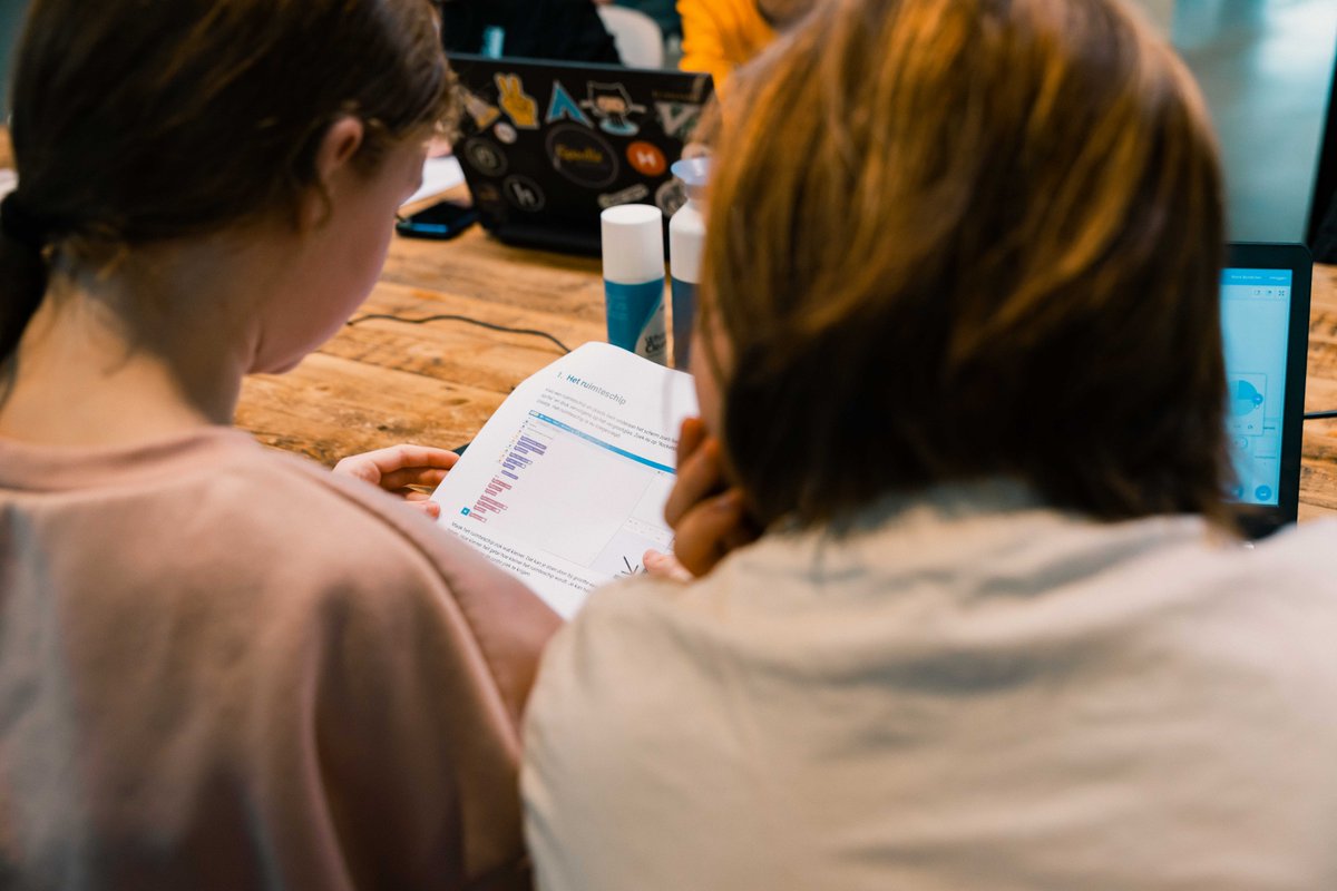 Devhouse Spindle tweet media