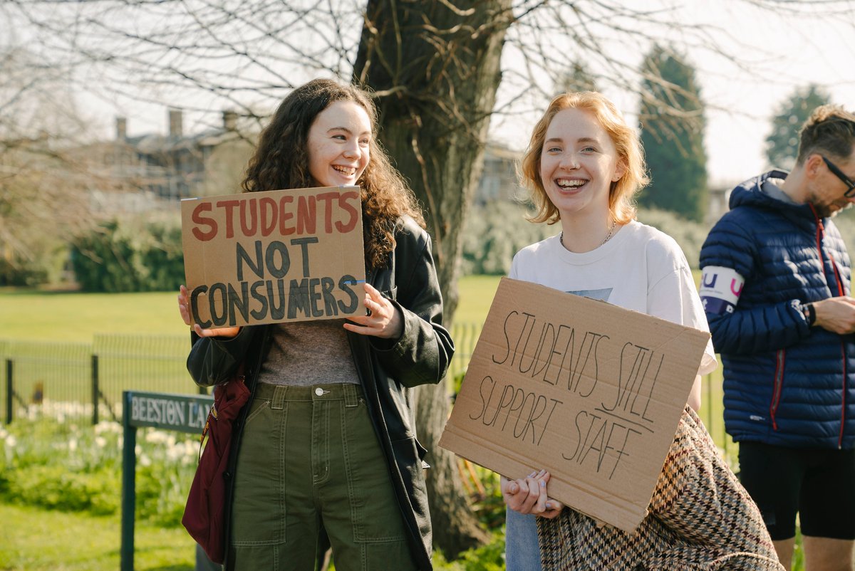 UoNUCU's tweet photo. So UUK thinks students don't support our strike? @ucu #UCUstrikes https://t.co/u6cCAuOxxe