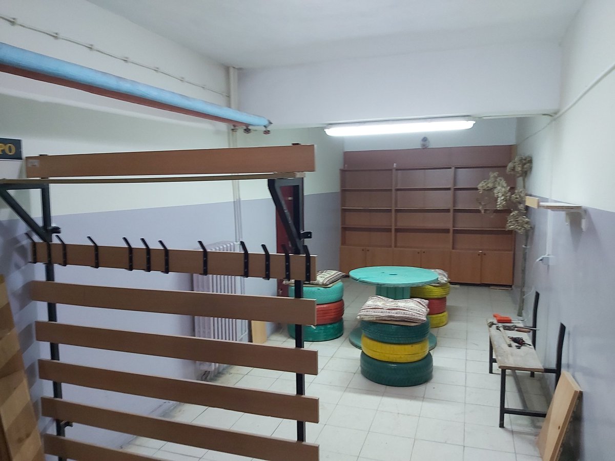 Balcpal's tweet photo. Okulumuz imkanları ile Sıfır Atık Projesi kapsamında Geri Dönüşüm Kütüphanesi kurulması çalışmaları devam etmektedir. https://t.co/zw5fJ5gQpd