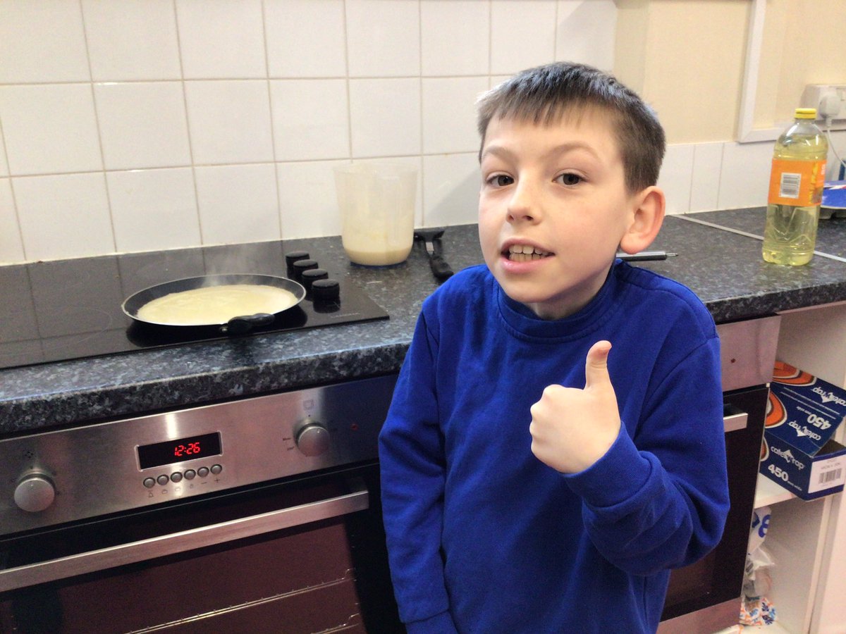 TMET_PrimaryInt's tweet photo. Excellent morning making pancakes today. Pupils demonstrated excellent team working skills and showed great confidence. @ThurnbyMead #pancake #teamwork #confidence https://t.co/C71xcABLho