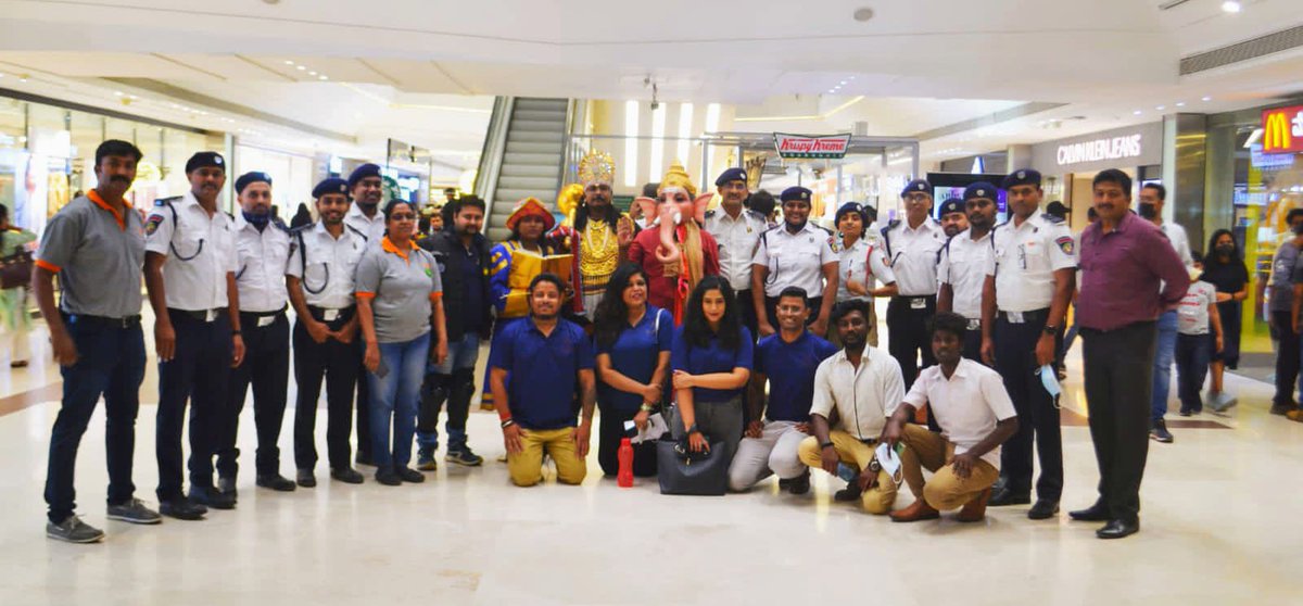 DrPrave25997735's tweet photo. Road Safety awareness campaign was conducted in Bengaluru city in an innovative way to educate citizens about road traffic safety rules! 
Team @OfficialBSENS is thankful to @ForumMalls and @blrcitytraffic for associating with us in this noble cause and giving us the best support. https://t.co/NjVcPiLbGG