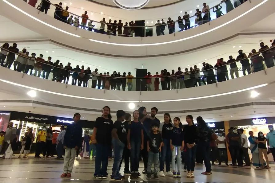 DrPrave25997735's tweet photo. Road Safety awareness campaign was conducted in Bengaluru city in an innovative way to educate citizens about road traffic safety rules! 
Team @OfficialBSENS is thankful to @ForumMalls and @blrcitytraffic for associating with us in this noble cause and giving us the best support. https://t.co/NjVcPiLbGG
